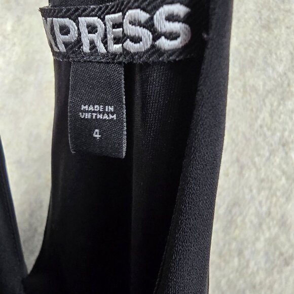 Black Halter Neck Pleated Dress With Bow Detail & Side Zipper - Picture 7 of 9